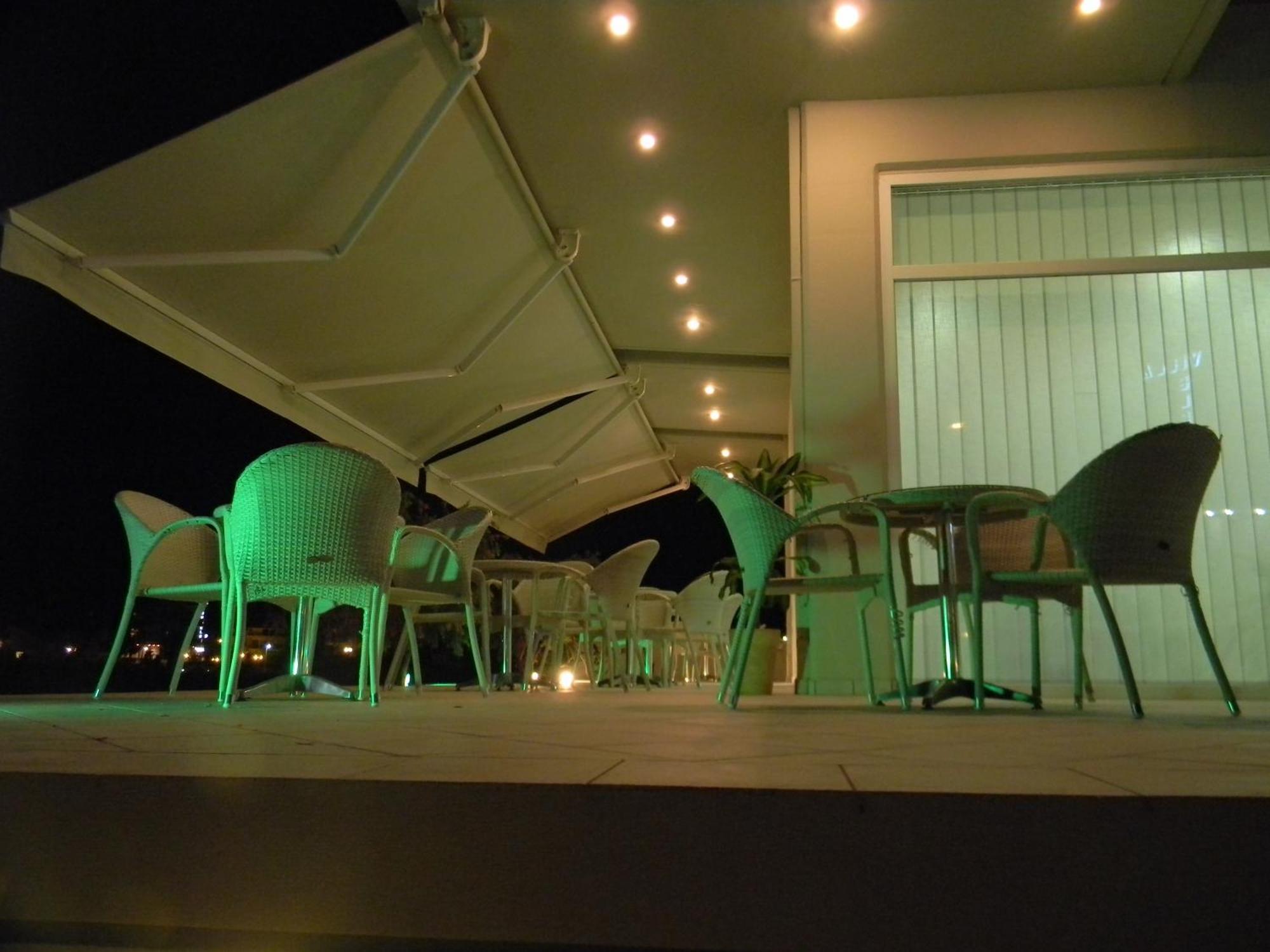Paralía Hotel Toronto מראה חיצוני תמונה