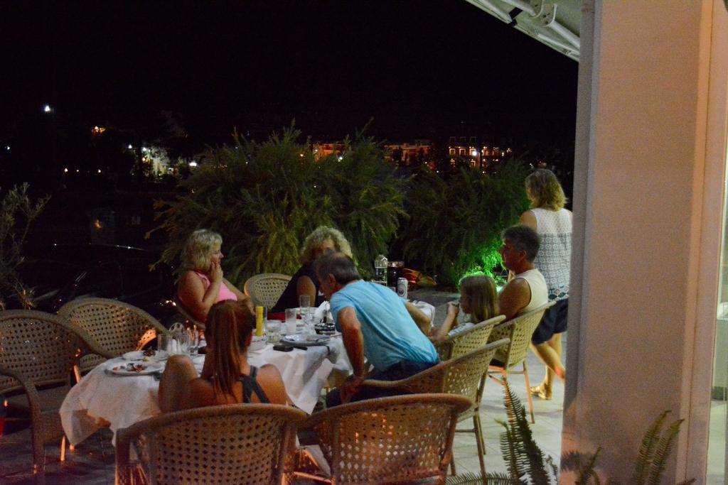Paralía Hotel Toronto מראה חיצוני תמונה
