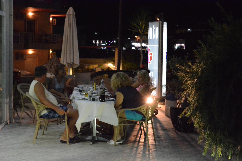 Paralía Hotel Toronto מראה חיצוני תמונה